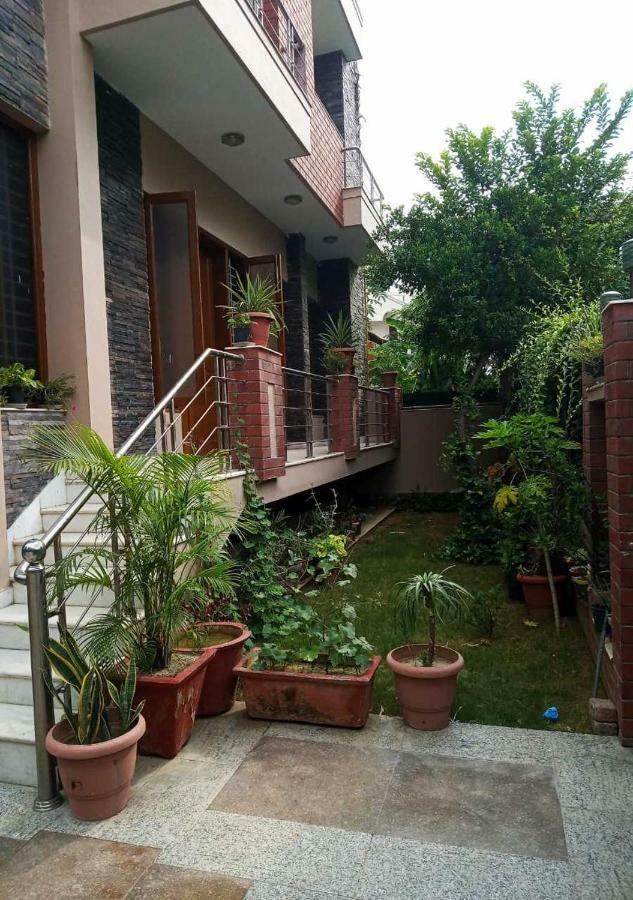 J P Residency Hotel Greater Noida Exterior photo